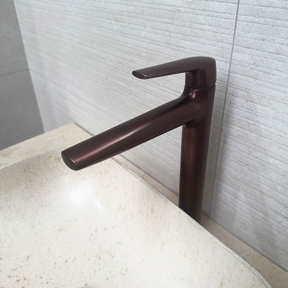 Grifería y detalles para baño