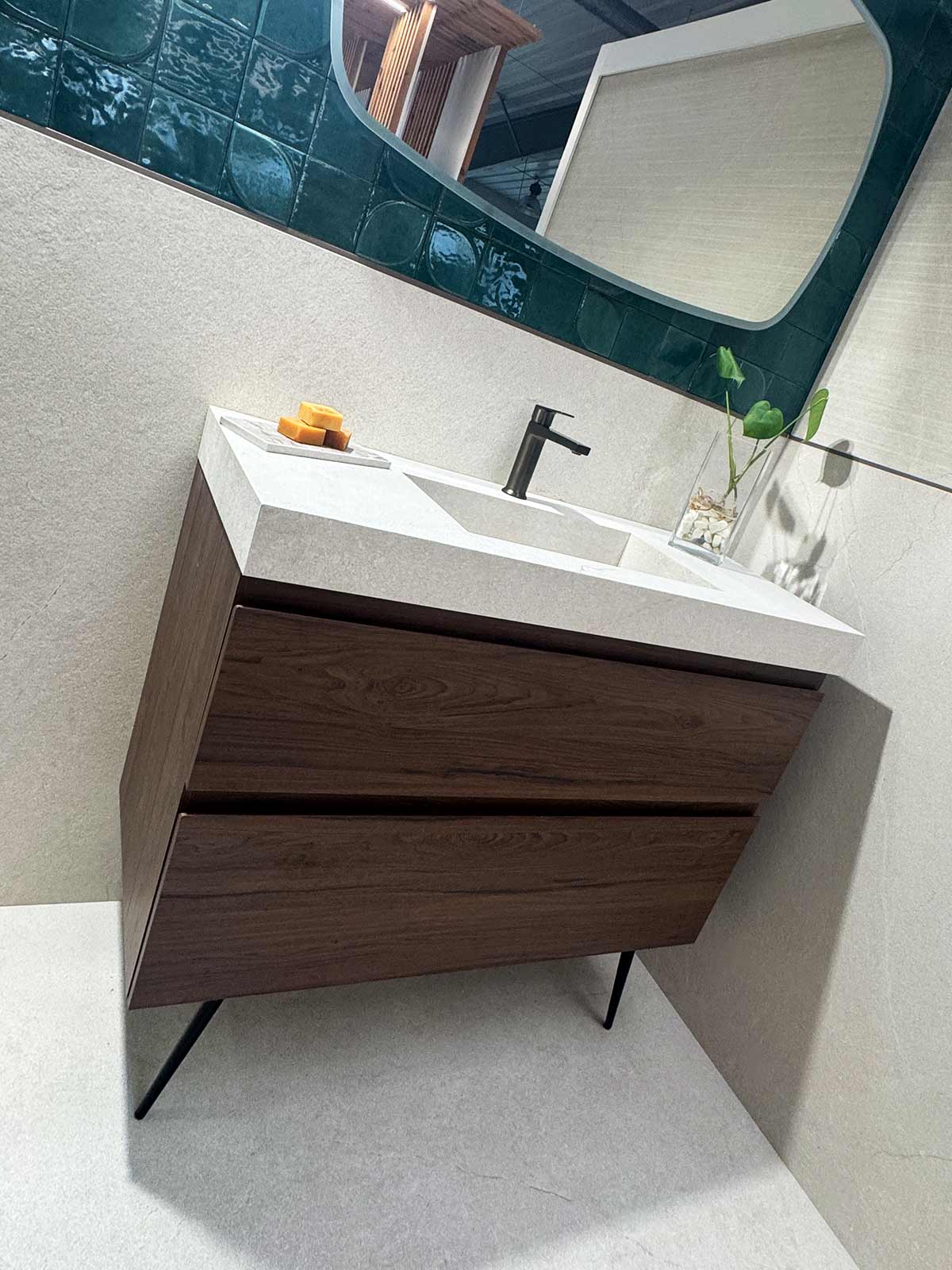 Mueble de baño de madera con lavabo integrado
